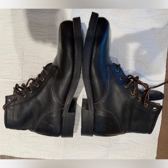 🇺🇸 High quality Frye Arkansas leather boots. - Picture 7 of 8